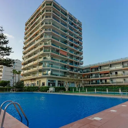 Comodoro 1a030 * لوس كريستيانوس