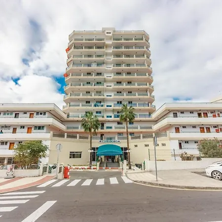 Comodoro 1a030 لوس كريستيانوس