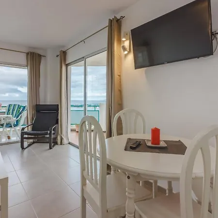 Comodoro 1a030 لوس كريستيانوس
